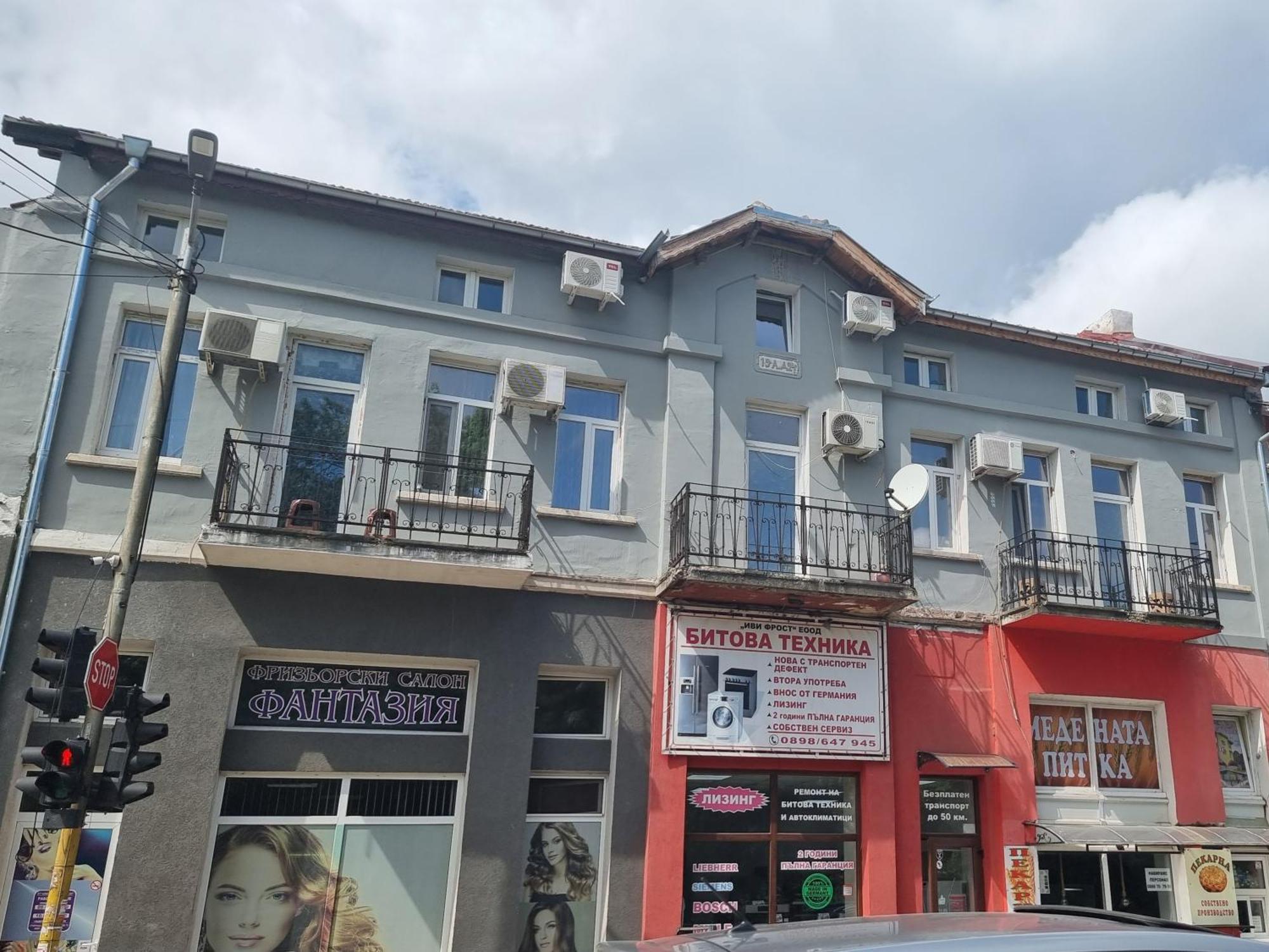 Old Style Hotell Vratsa Exteriör bild